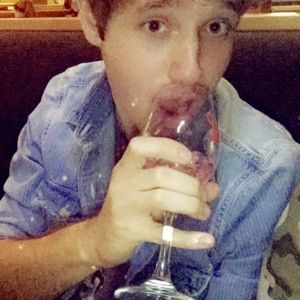 Meet your Posher, Derek